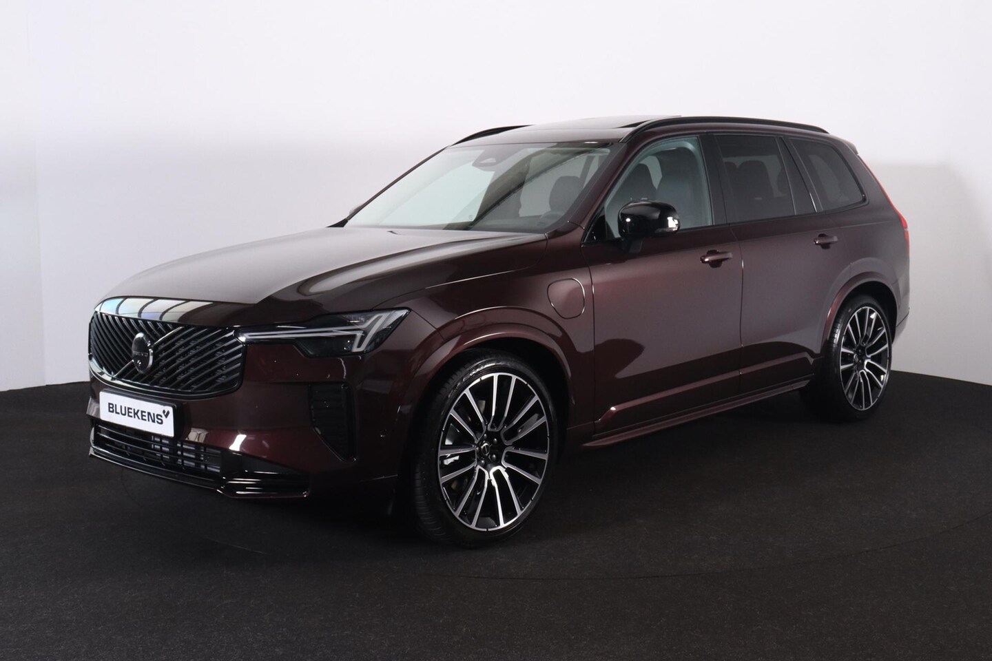 Volvo XC90 - T8 Plug-in hybrid AWD Ultra Dark - Luchtvering - Panorama/schuifdak - IntelliSafe Assist & - AutoWereld.nl