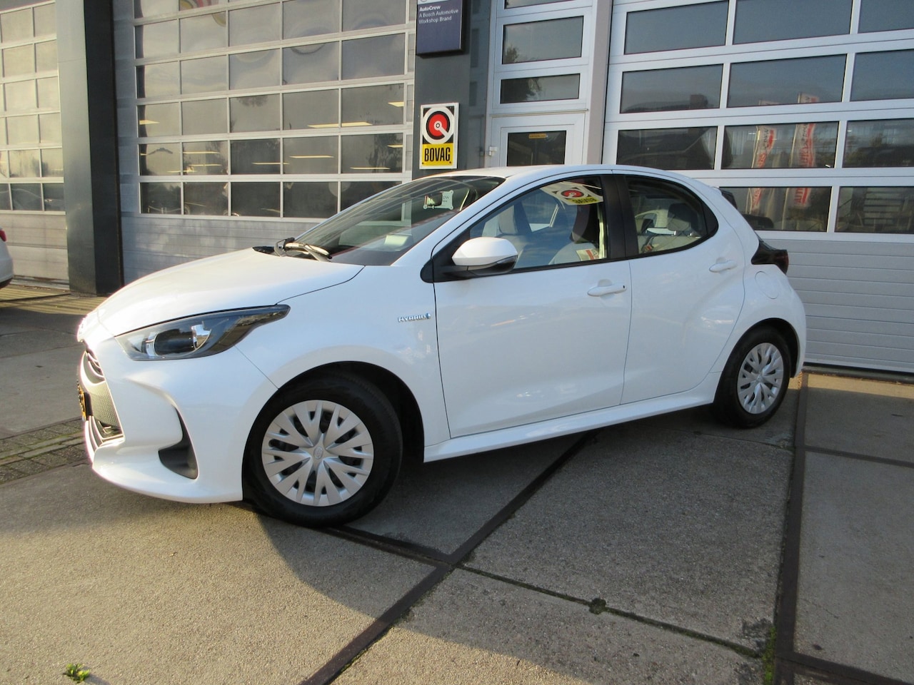 Toyota Yaris - 1.5 Hybrid Active / Carplay / Camera / NL Auto - AutoWereld.nl