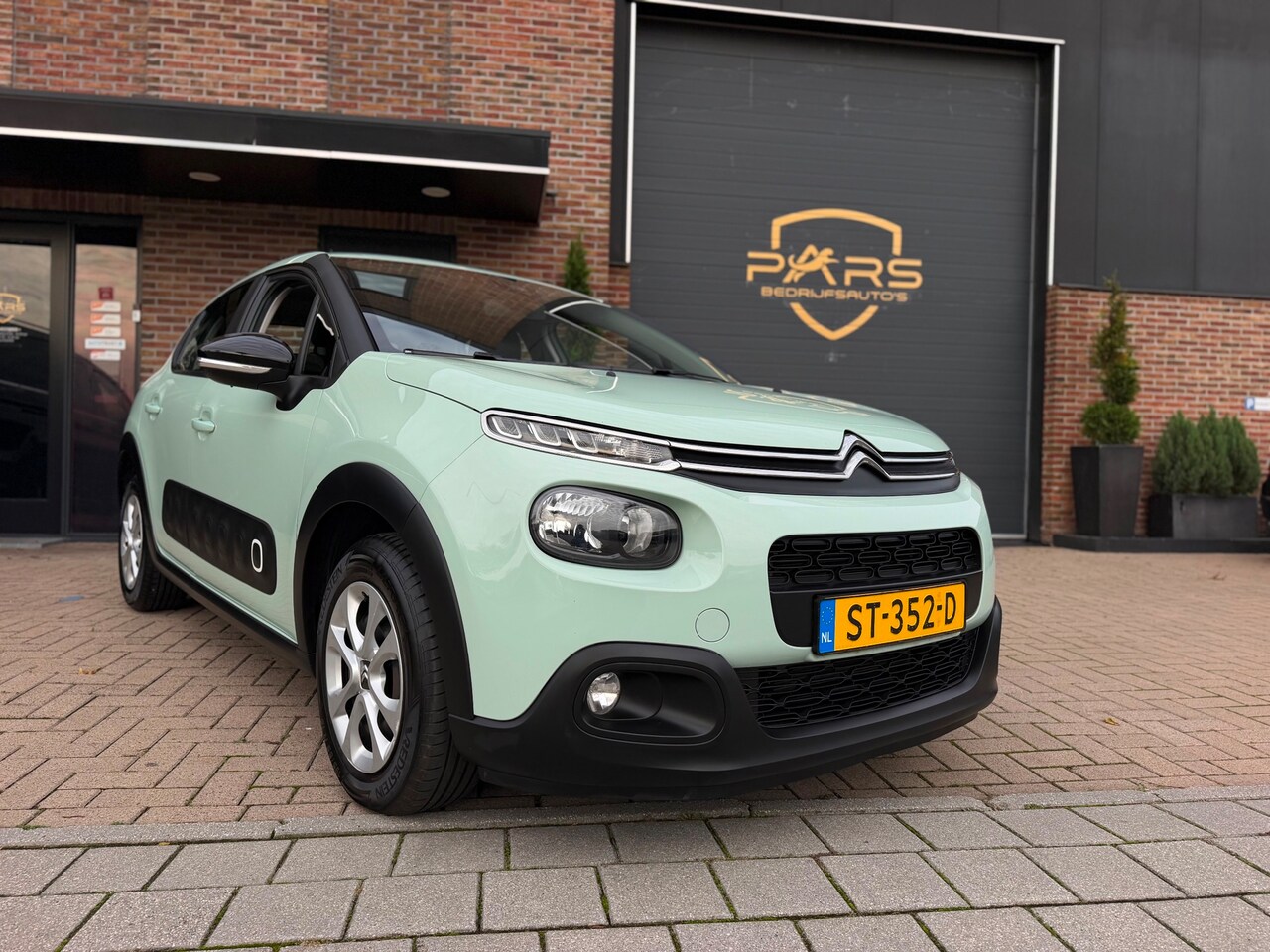 Citroën C3 - 1.2 PureTech 110PK S&S Feel Automaat Airco Naci Cruise Elk.Ramen zeer nette!! - AutoWereld.nl