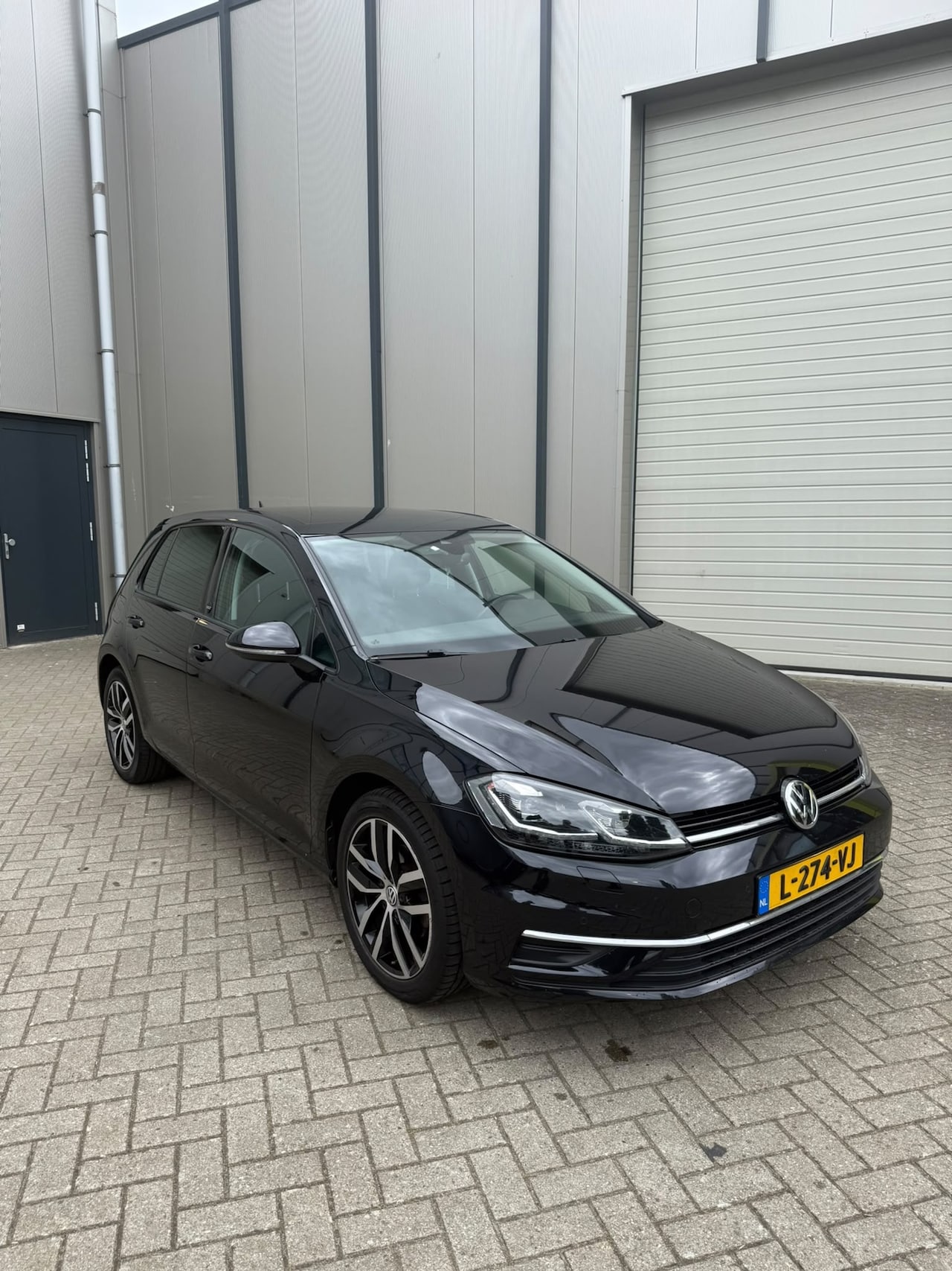 Volkswagen Golf - 1.0 TSI Highline Business R 1.0 TSI Highline Business R - AutoWereld.nl