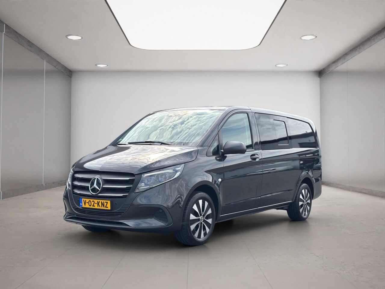 Mercedes-Benz Vito - 114 L2 DC | Select | LED | 2,5t Trekhaak - AutoWereld.nl
