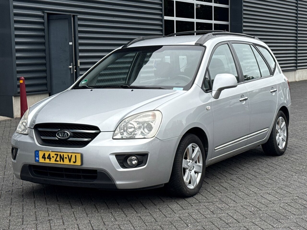 Kia Carens - 2.0 CVVT X-ecutive | Airco | Trekhaak - AutoWereld.nl