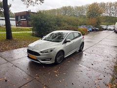Ford Focus - 1.0 ST-Line Motor Defect.Clima.Navi