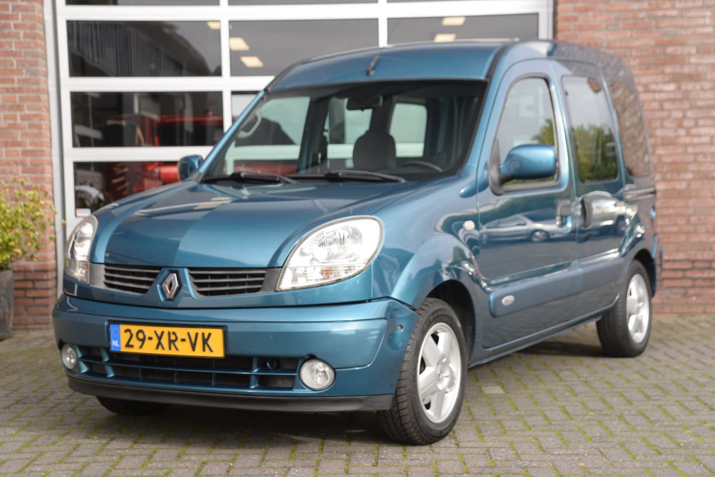 Renault Kangoo - 1.6-16V Privilège | Airco | Trekhaak | All seasons banden | - AutoWereld.nl