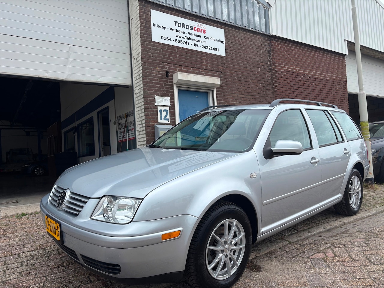 Volkswagen Jetta - 2.0 Benzine Comfortline AUTOMAAT - AutoWereld.nl