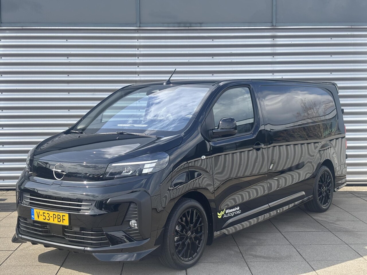 Opel Vivaro Electric - L3 75 kWh | Achteruitrijcamera | Navigatie | Lederen Bekleding | Stoel/Stuurverwarming - AutoWereld.nl