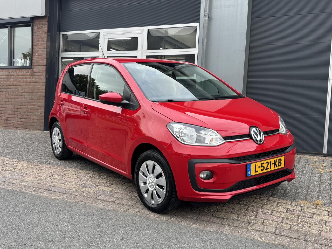 Volkswagen Up! - 1.0 BMT up! beats PDC| Cruise controle| Stoelverw.| Climate controle| Bleutooth - AutoWereld.nl
