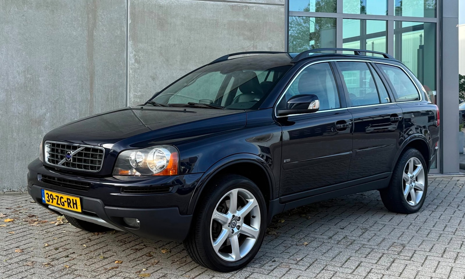 Volvo XC90 - 3.2 Momentum 2008 Blauw NWE APK|7P|NAP|TREKHAAK - AutoWereld.nl