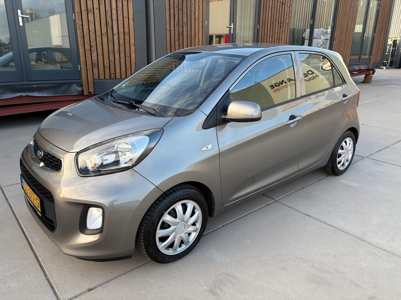 Kia Picanto - 1.2 CVVT VOL Automaat Airco van Oma 1e Eigenaar - AutoWereld.nl