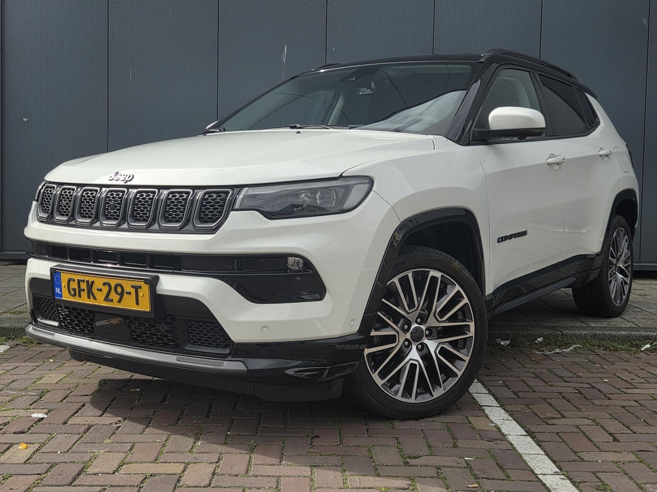 Jeep Compass - 4xe 240 Plug-in Hybrid Electric Summit | Apple-Android | Parkeercamera | Leder bekleding - AutoWereld.nl