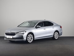 Skoda Superb - 1.5 TSI MHEV First Edition 150pk | Navigatie | Trekhaak | Parkeercamera | 18 inch lichtmet