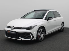 Volkswagen Golf - 1.5 eHybrid GTE 272 PK DSG Black style, Leder, Trekhaak, Head-Up Display, Panoramadak, Mat