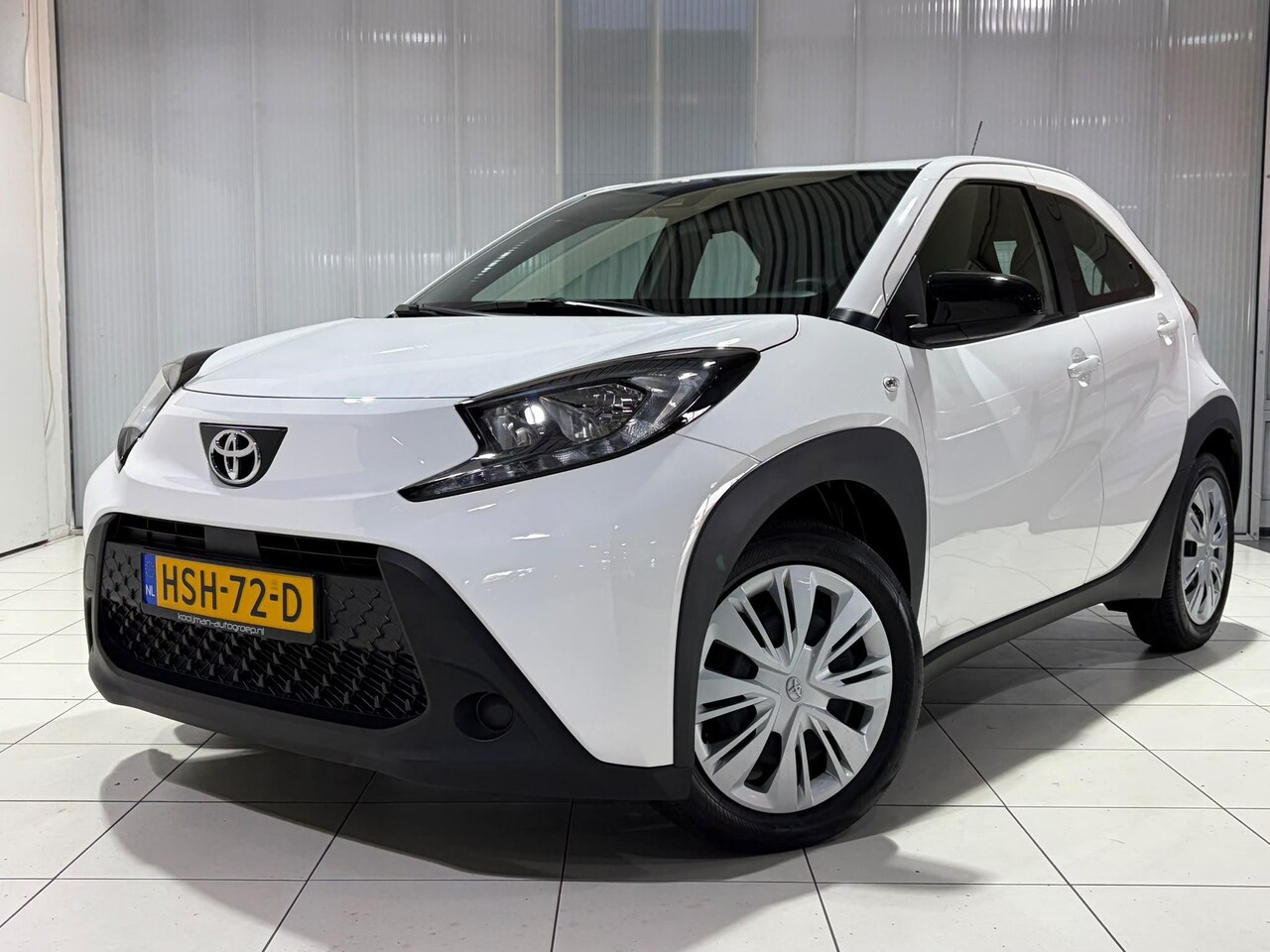 Toyota Aygo X - 1.0 VVT-i MT Play BTW Auto, Orgineel Nederlandse auto, 1e Eigenaar, Camera, Apple Carplay/ - AutoWereld.nl