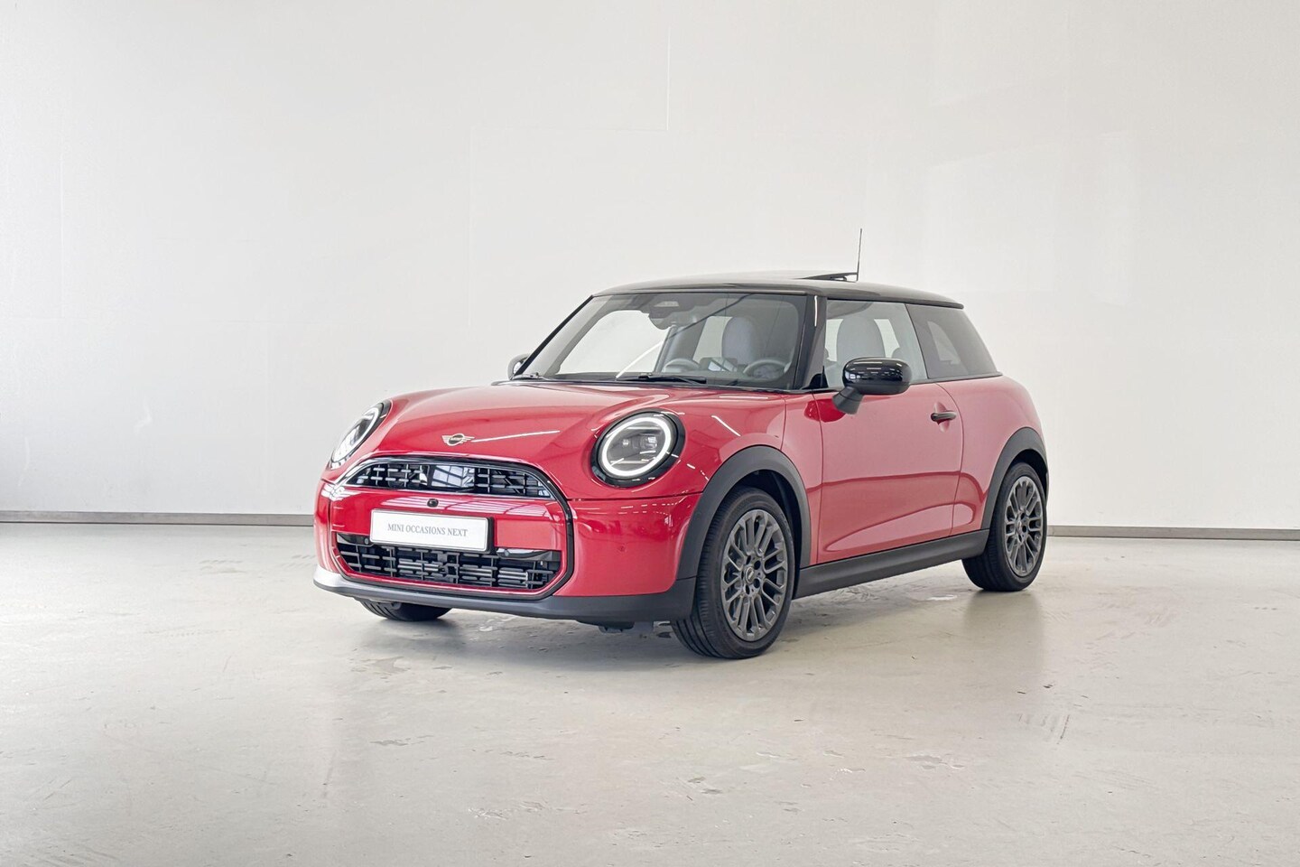 MINI 3-Deurs - Cooper 1.5 Cooper C Classic L | 17 Inch U-Spoke Grey - AutoWereld.nl