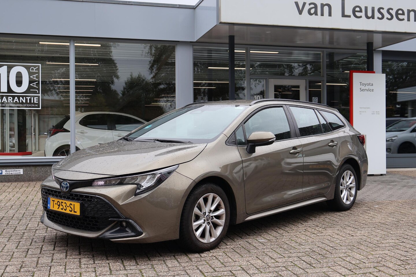 Toyota Corolla Touring Sports - Hybrid 140 Active NL-AUTO 1E EIGENAAR CAMERA APPLE/ANDROID AD-CRUISE DAB+ LM-VELGEN - AutoWereld.nl