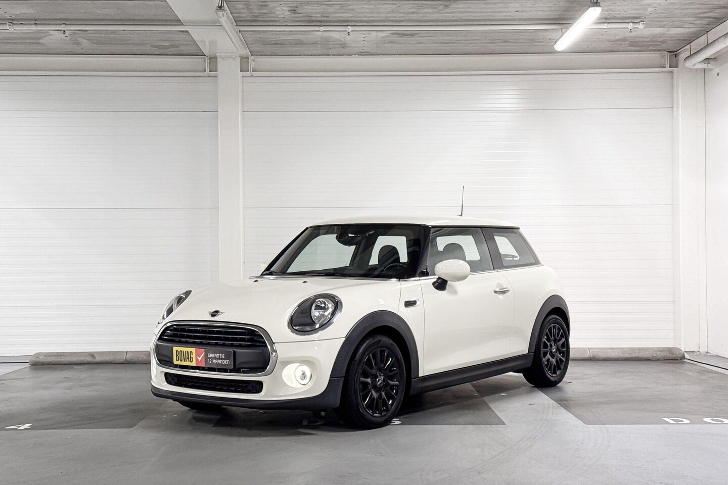 MINI 3-Deurs - Cooper One | Cruise Control | MINI Connected | 16" LM Victory Spoke zwart | - AutoWereld.nl