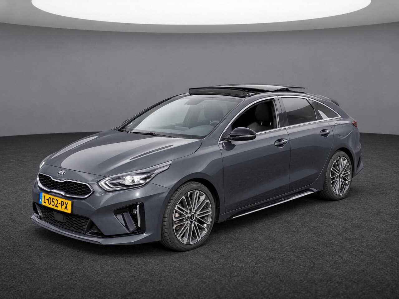 Kia Pro cee'd - 1.5 T-GDI GT-PlusLine | Clima | Pano Dak | Afn Trekhaak | AllSeasonbanden | Camera | Stoel - AutoWereld.nl
