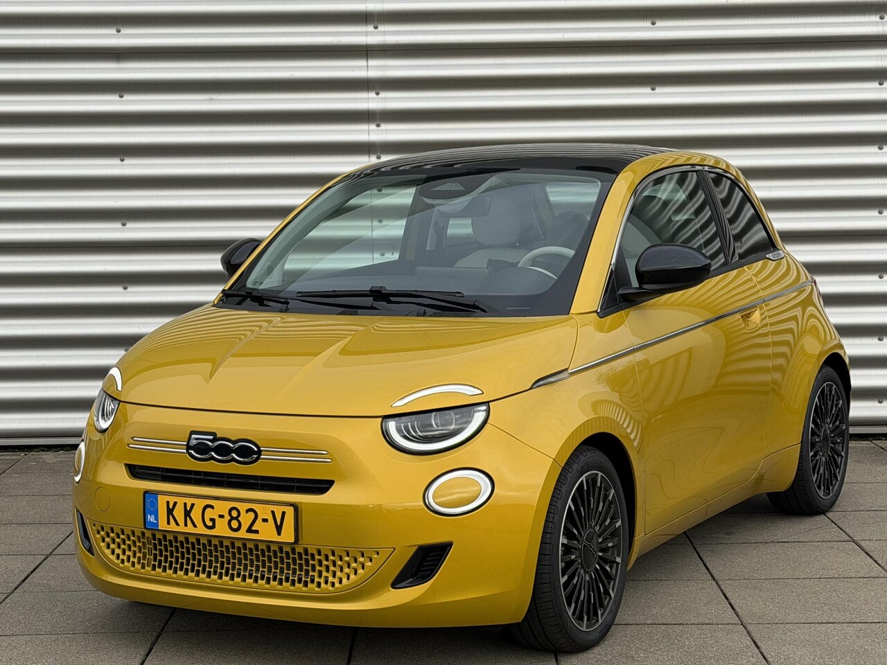 Fiat 500 - 1.0 Hybrid La Prima | Cruise Control | Achteruitrijcamera | Navigatie | Stoelverwarming | - AutoWereld.nl