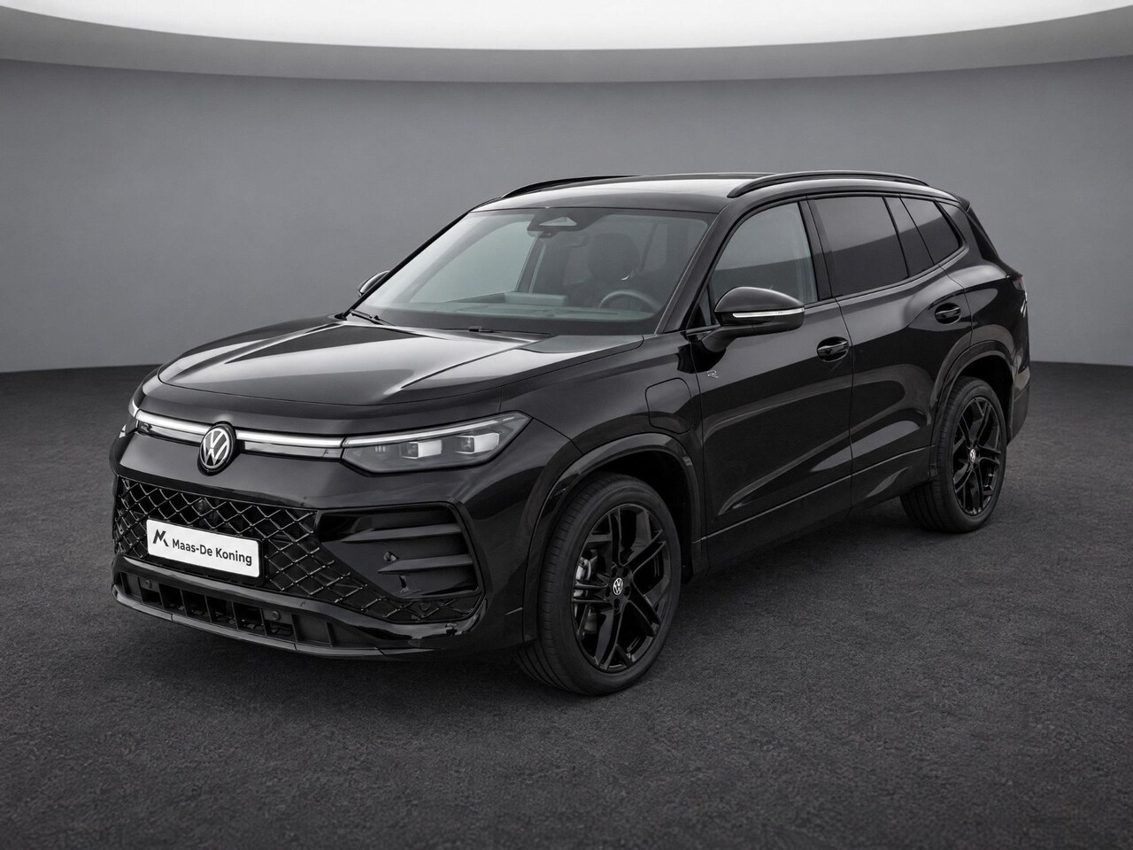 Volkswagen Tayron - R-Line Edition 1.5 eHybrid 204 PK 6 versn. DSG · Black Style Pakket · Trekhaak inklapbaar, - AutoWereld.nl