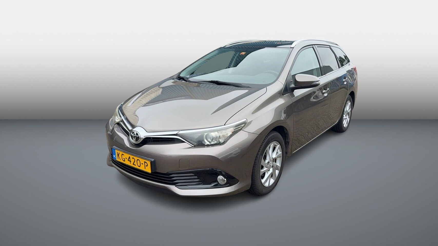 Toyota Auris Touring Sports - 1.2T Trend Facelift Panoramadak |Volledig Toyota Dealer Onderhouden - AutoWereld.nl