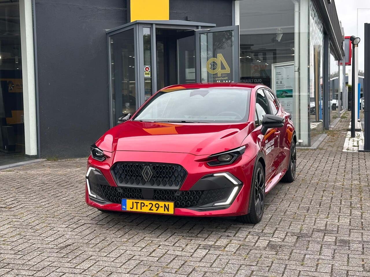 Renault Clio - Esprit Alpine Full Hybrid E-Tech 160 pk l DEMOVOORDEEL l Origineel NL l BTW-AUTO l NAP - AutoWereld.nl