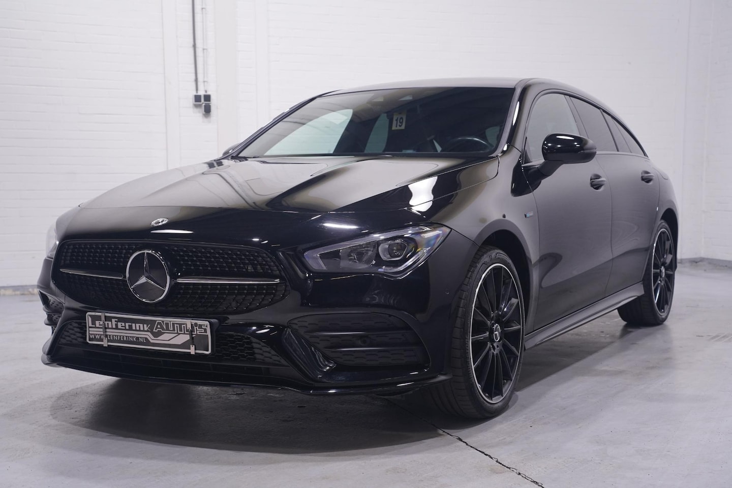 Mercedes-Benz CLA-klasse Shooting Brake - 250 e Business Solution AMG Limited SOH 97% Panodak Navi Camera Apple Carplay - AutoWereld.nl