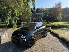 Fiat 500 - La Prima 42 kWh | Pano | Camera | Adaptive| BTW |