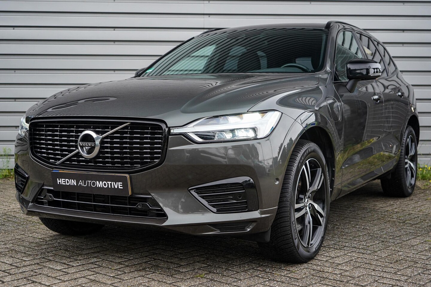 Volvo XC60 - 2.0 Recharge T8 AWD R-Design | Panoramadak | Electrisch bedienbare voorstoelen | 360 grade - AutoWereld.nl