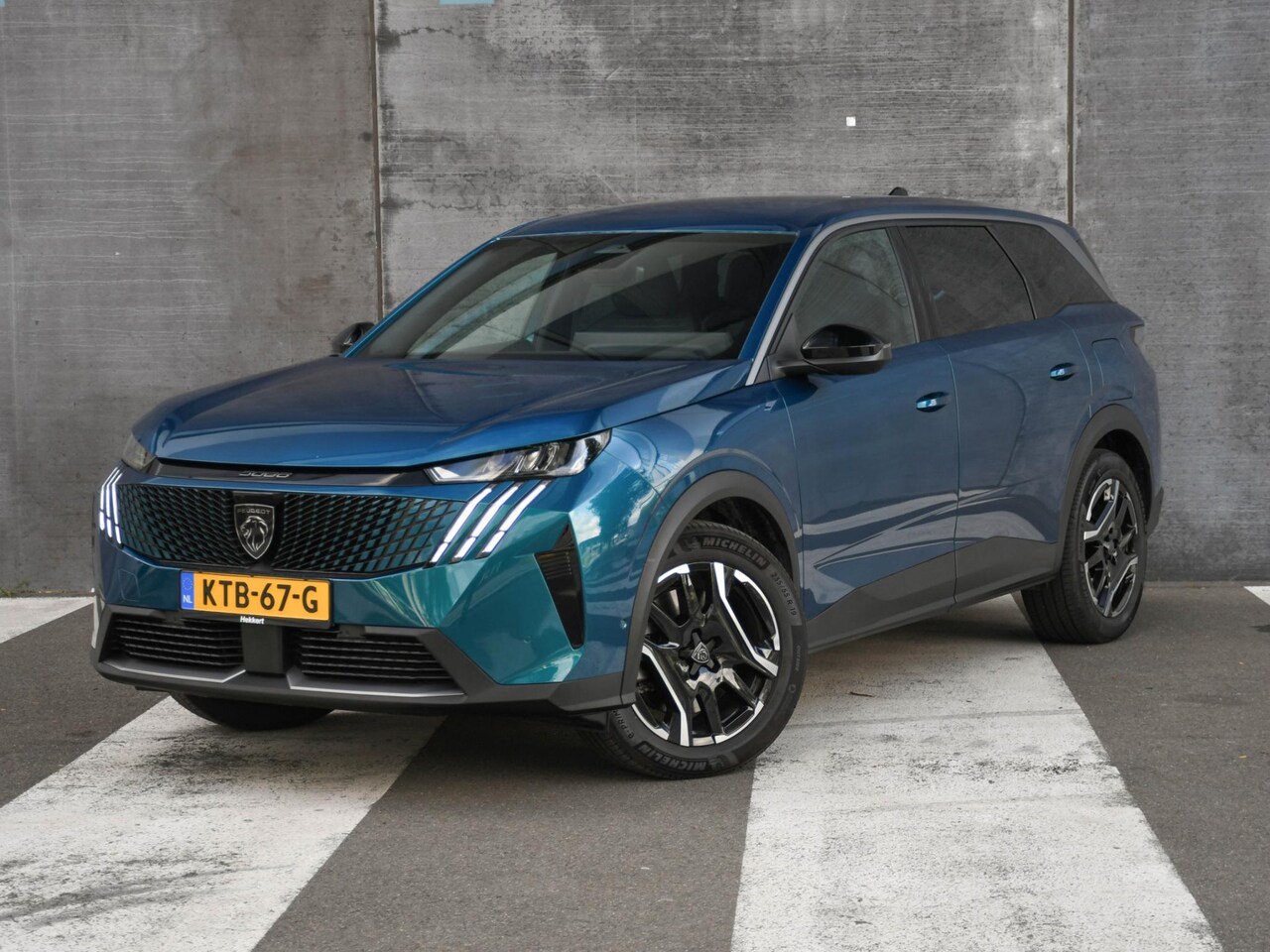Peugeot 5008 - Allure 1.6 Plug-in Hybrid 195pk Automaat 7-Persoon DODE HOEK | KEYLESS ENTRY | 19''LM | 36 - AutoWereld.nl