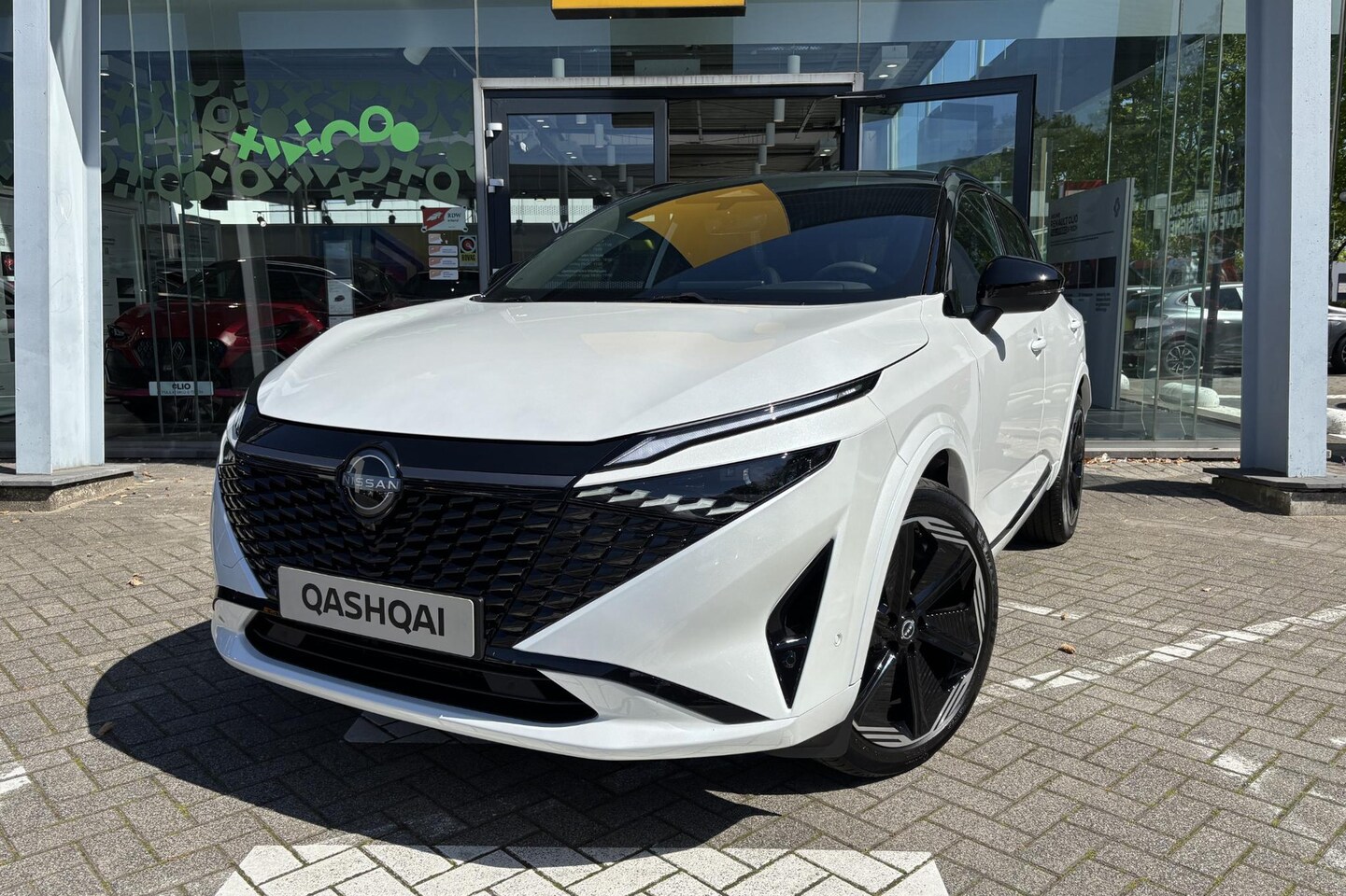 Nissan Qashqai - 1.5 e-Power N-Design | € 5000,- VOORRAADKORTING | GEHEEL RIJKLAAR ! | Gen 3 | Panorama Dak - AutoWereld.nl