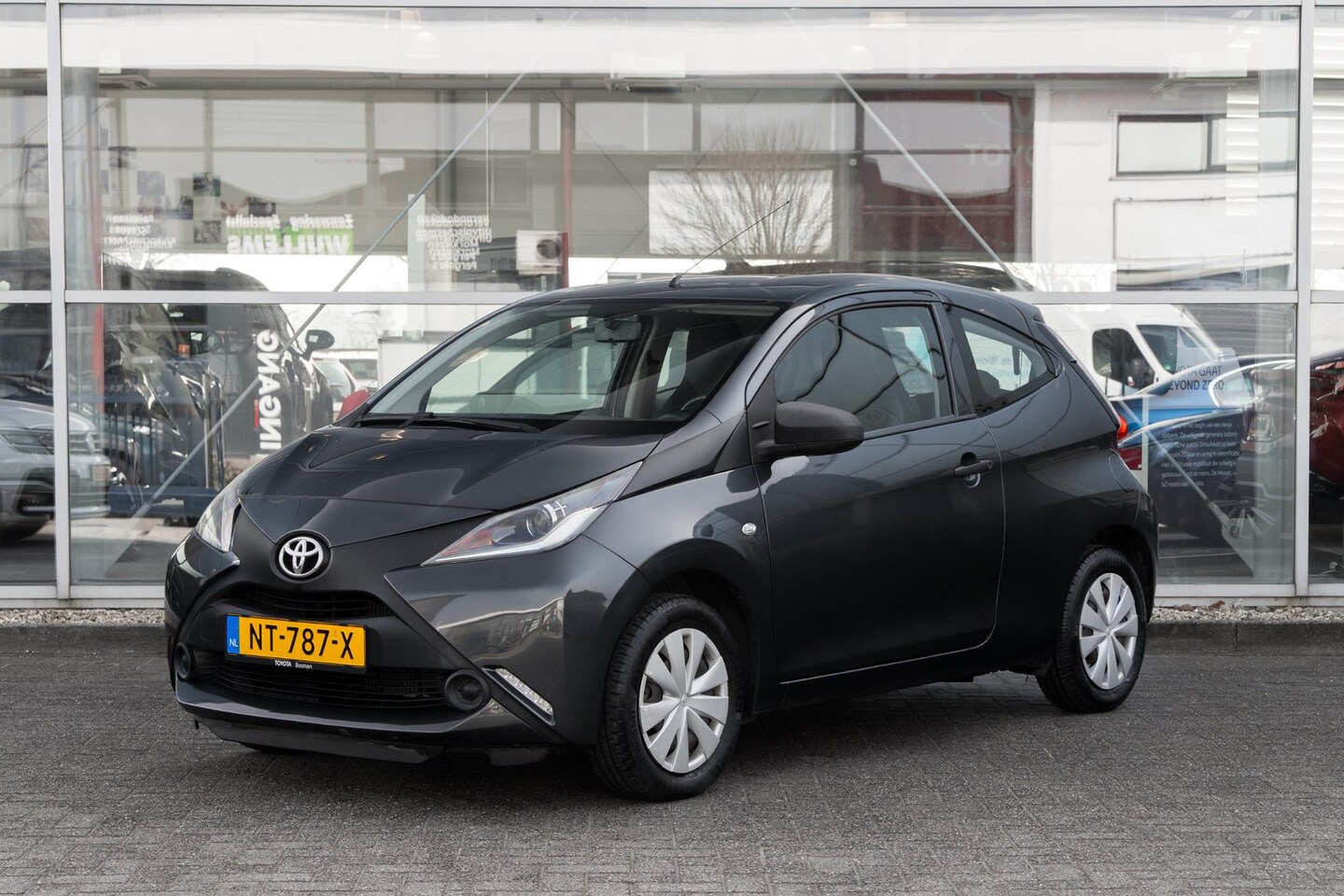 Toyota Aygo - 1.0 VVT-i x Lage KM - AutoWereld.nl