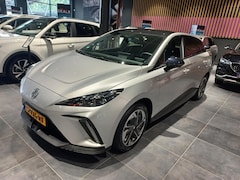 MG MG4 - Luxury Long Range 64 kWh | 360 camera | Stoel + Stuurverwarming | ACC | Zwart dak |