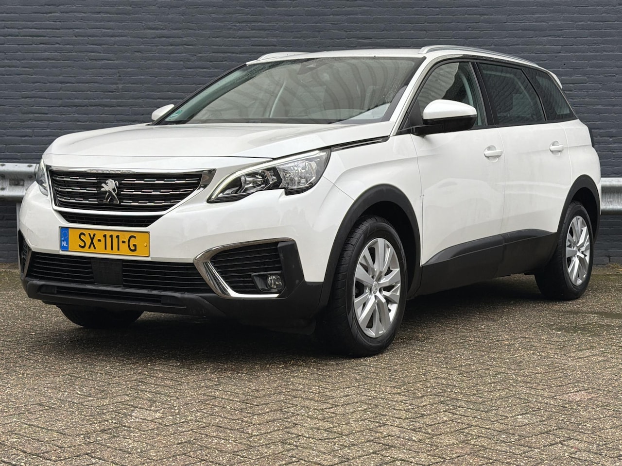 Peugeot 5008 - 1.2 PureTech Blue Lease Executive 7P. | Climate | Cruise | Navi | PDC | APK 06-2027 | - AutoWereld.nl