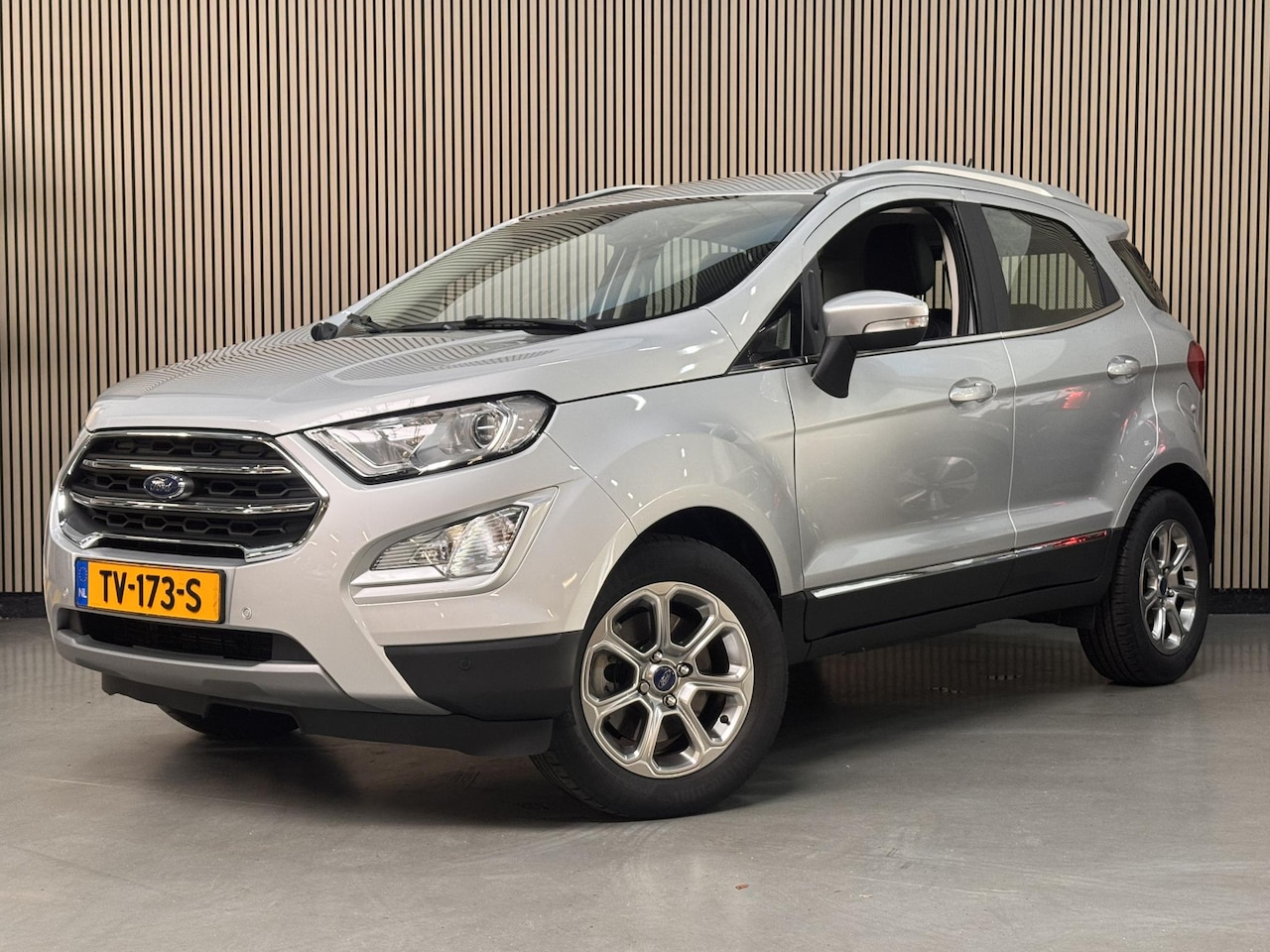 Ford EcoSport - 1.0 EcoBoost Titanium Automaat Navi Camera Trekhaak Winter Parking Dodehoek pack Dealerond - AutoWereld.nl