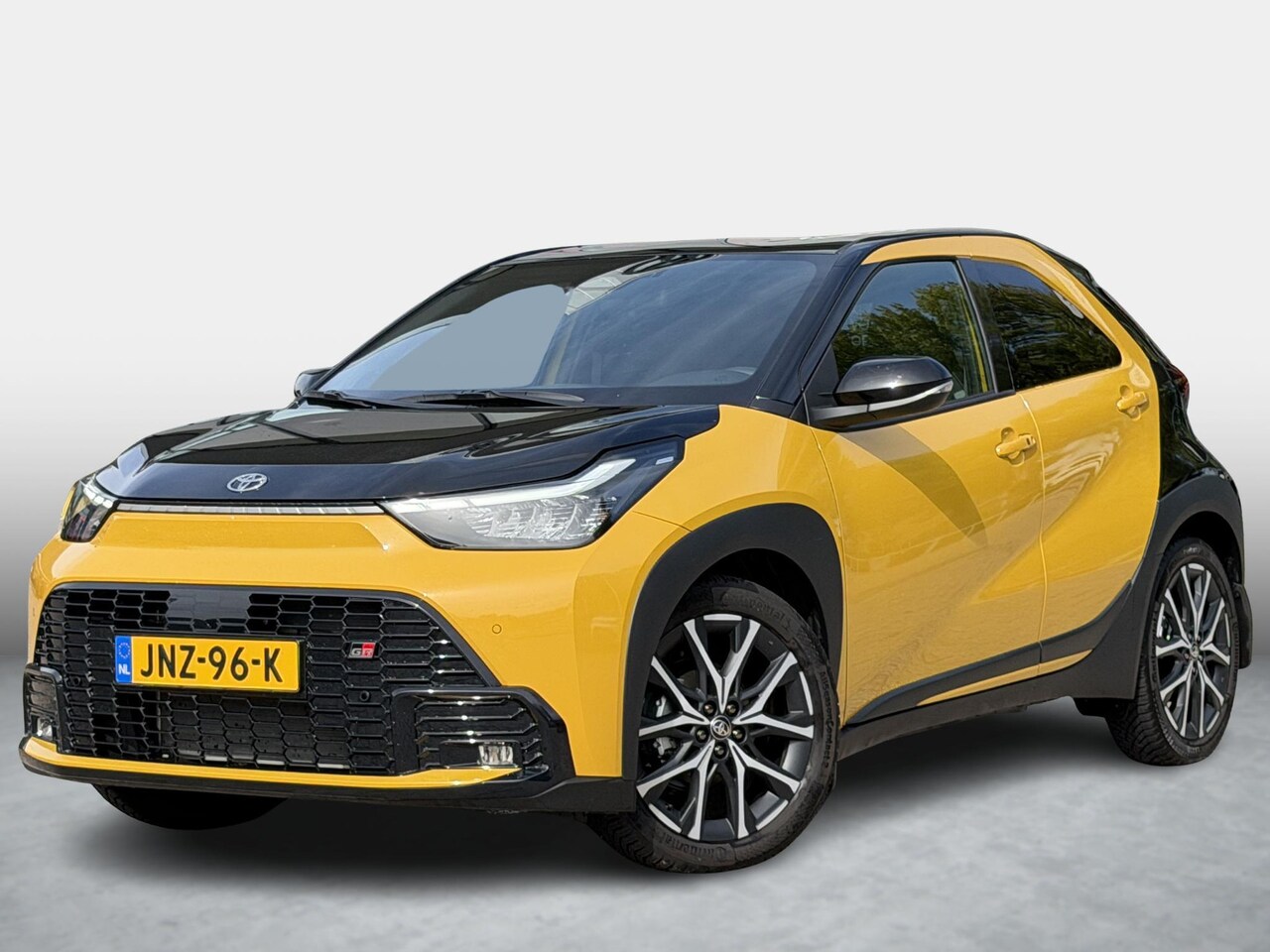 Toyota Aygo X - Hybrid 115 GR Sport All Season banden Spatlappen - AutoWereld.nl
