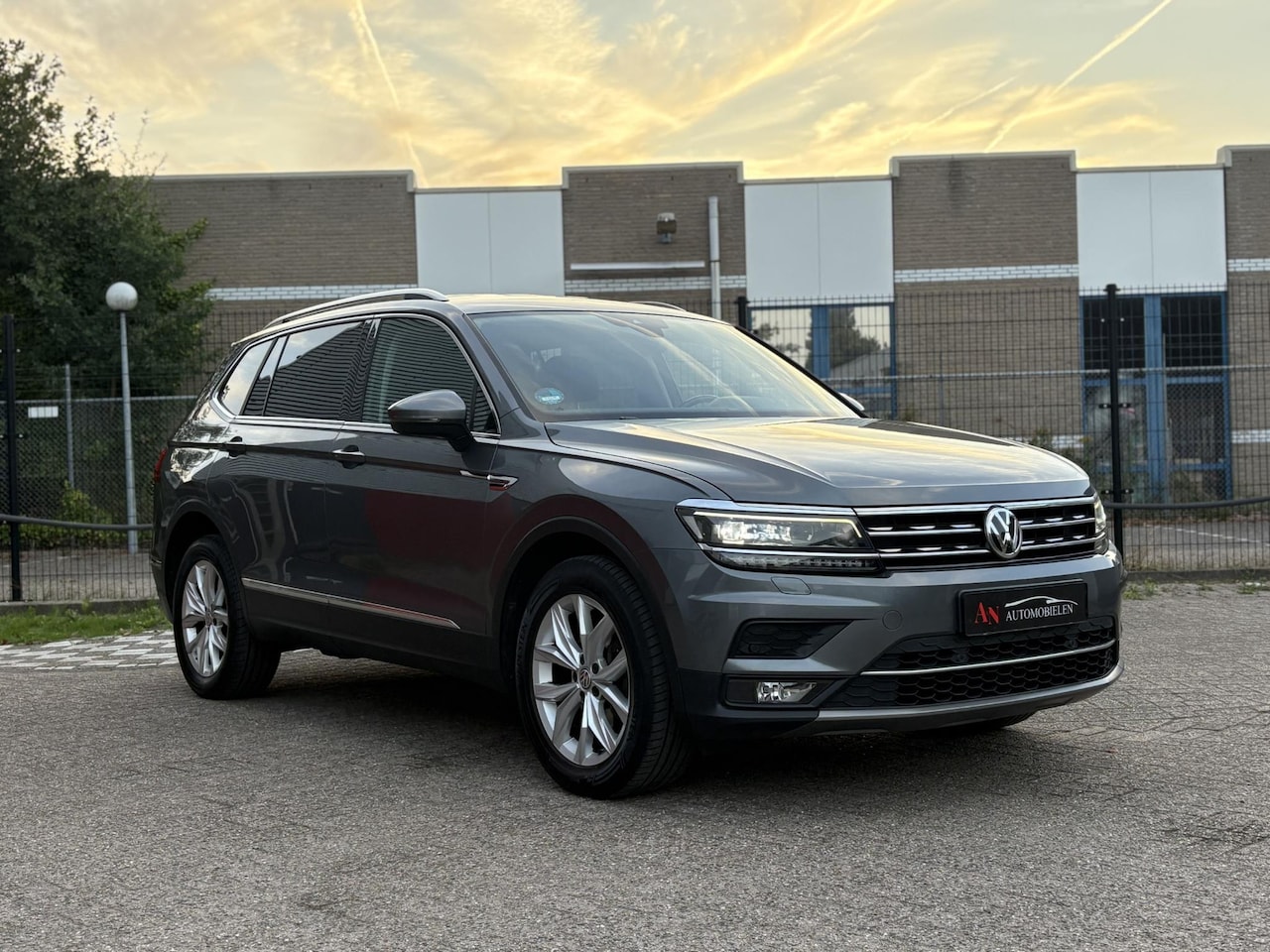 Volkswagen Tiguan Allspace - 1.4 TSI Highline R-Line Full Option - AutoWereld.nl