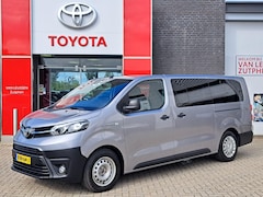 Toyota ProAce Electric Shuttle - LONG EXTRA RANGE DYNAMIC 75KWH 8-PERSOONS ROLSTOELAUTO VERLAAGD-INBOUW-OPRIJPLAAT 2x SCHUI