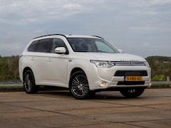Mitsubishi Outlander - 2.0 PHEV Instyle+ Pano Trekhaak Leder