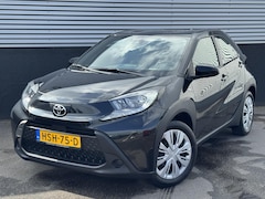 Toyota Aygo X - 1.0 VVT-i MT Play Apple Carplay en/of Android auto navigatie, Achteruitrijcamera, Adaptiev