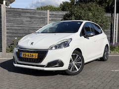 Peugeot 208 - Allure 1.2 PureTech 82PK Trekhaak, Navigatie, Parkeersensoren Achter, Climate Control, Cru