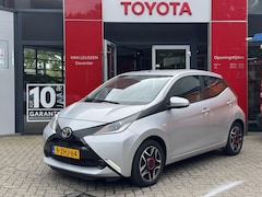 Toyota Aygo X - X-PLAY 5-DEURS CAMERA AIRCO LED-DAGRIJVERL. LM-VELGEN LAGE-KM-STAND