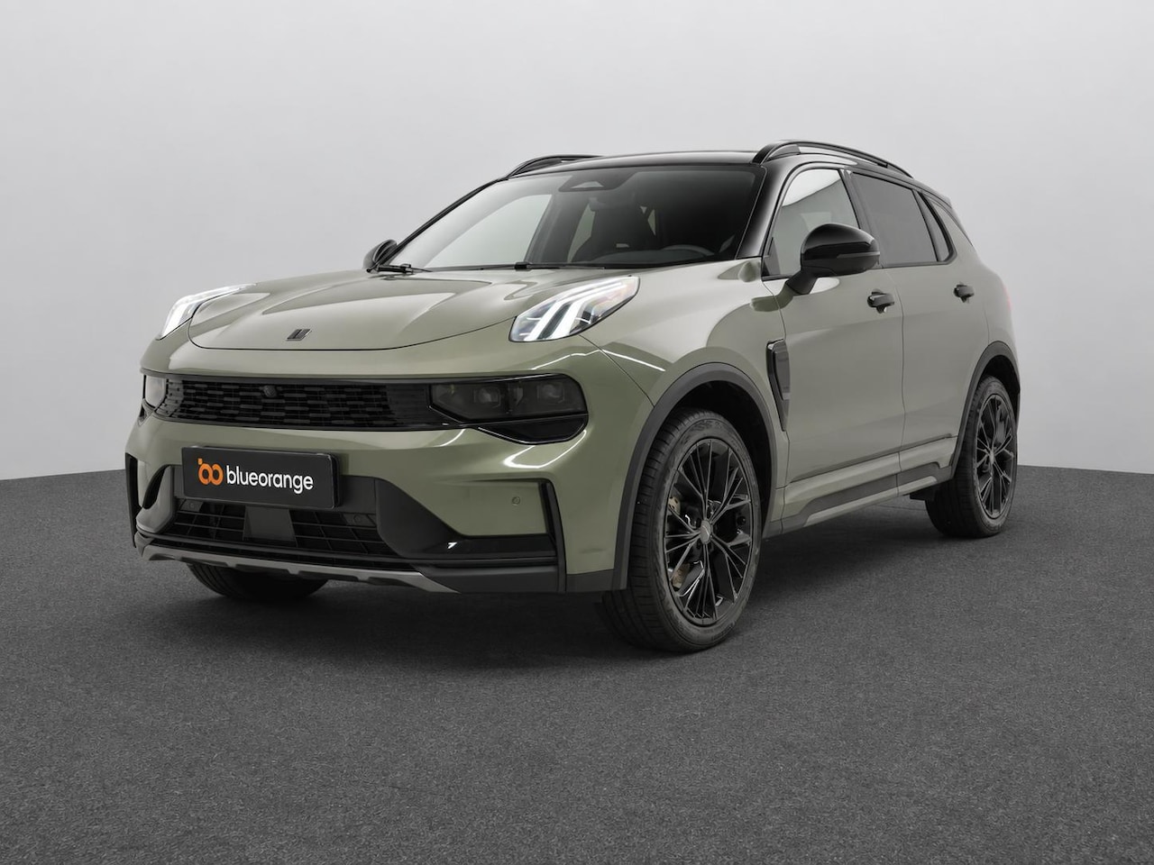 Lynk & Co 01 - 1.5 More 280PK Aut. Trekhaak, Leder, Panoramadak, 360gr. Camera, Keyless, Side Assist, Ele - AutoWereld.nl