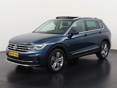 Volkswagen Tiguan - 1.4 TSI eHybrid Elegance | Panoramadak | Trekhaak | Camera | Zondag open