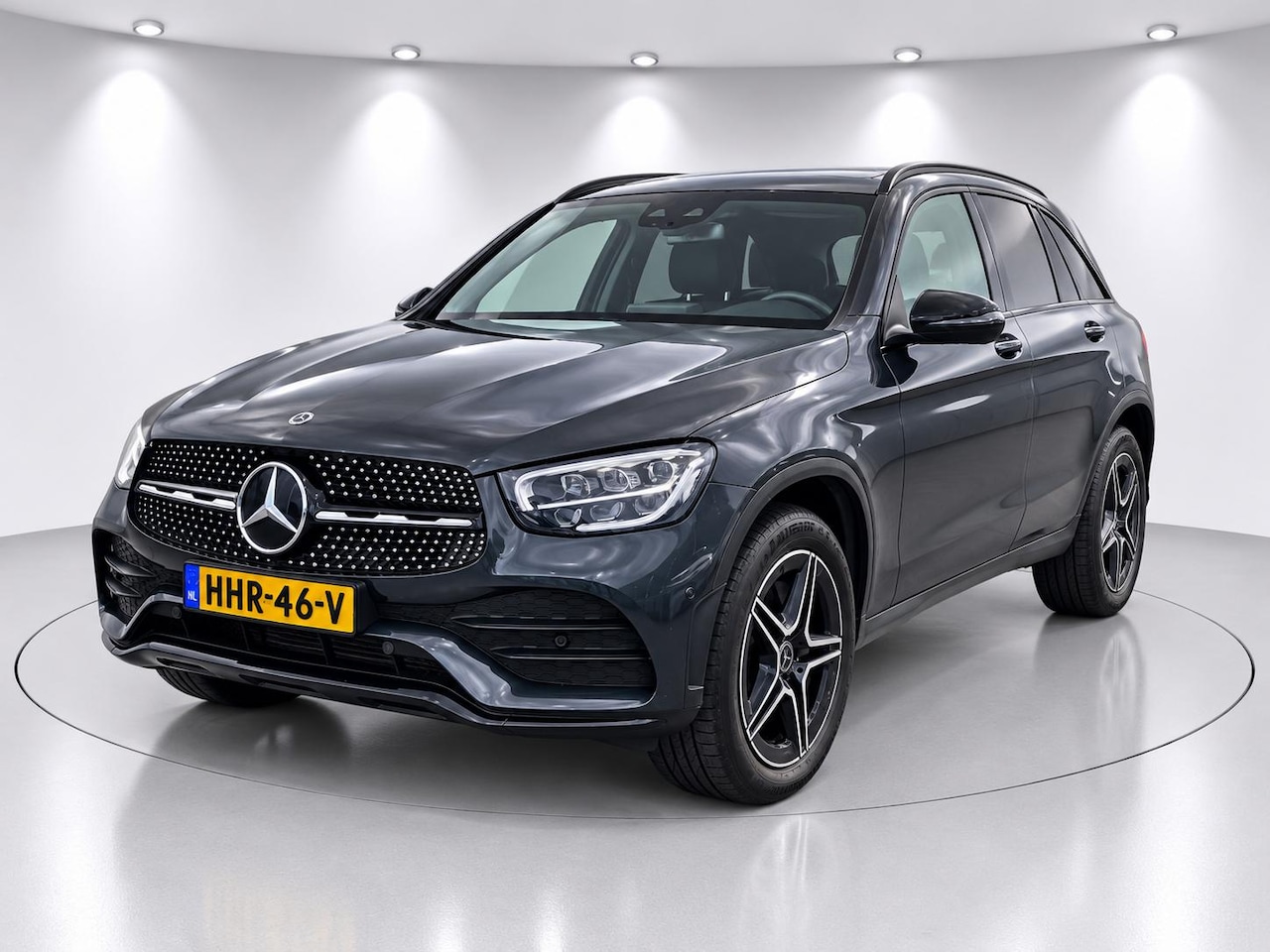 Mercedes-Benz GLC-klasse - 300e 4MATIC AMG Panodak Trekhaak Camera Nightpakket keyless ACC Android/AppleCarplay - AutoWereld.nl