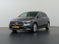 Mercedes-Benz B-klasse - 200 Business Solution | Trekhaak | Memory | Stoelverwarming | Apple Carplay | Achteruitrij