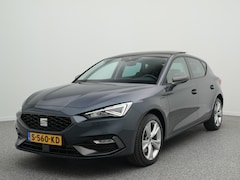 SEAT Leon - 1.4 TSI eHybrid PHEV 204pk FR | Trekhaak | Panoramadak | Stoel- & stuurverwarming | Adapti