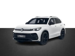 Volkswagen Tiguan - R-Line Edition 1.5 eHybrid 150 kW / 204 PK DSG | Trekhaak wegklapbaar | Panoramadak | Blac