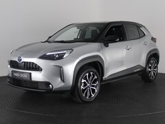Toyota Yaris Cross - 1.5 HYBRID DYNAMIC BITONE SILVERLINE GARANTIE 2035 NAVIGATIE . STUUR EN STOEL VERWARMING .
