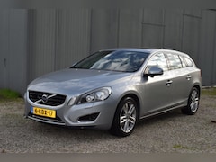 Volvo V60 - 2.4 D6 AWD Plug-In Hybrid Summum GEREVISEERDE DYNAMO EN ACCUPAKKET