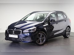 BMW 2-serie Active Tourer - 225xe Sport Line Automaat / Sportstoelen / Comfort Access / Achteruitrijcamera / Head-Up /